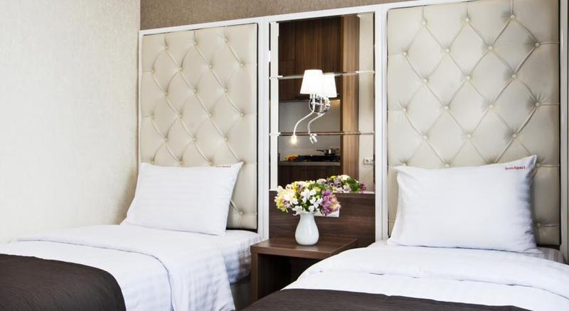 บอง อพาร์ท โฮเทล Hotel เคียฟ ภายนอก รูปภาพ