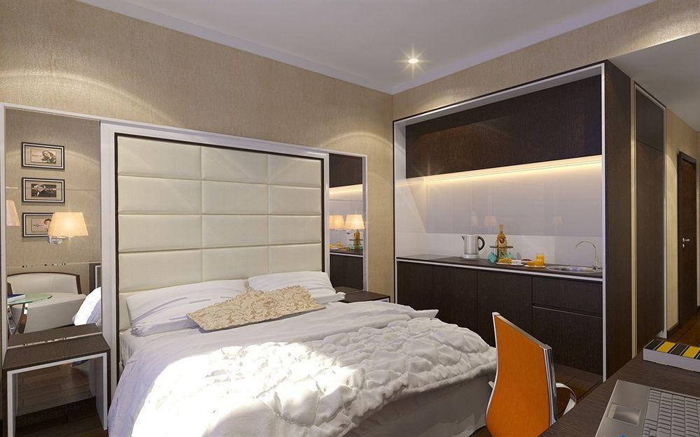 บอง อพาร์ท โฮเทล Hotel เคียฟ ภายนอก รูปภาพ