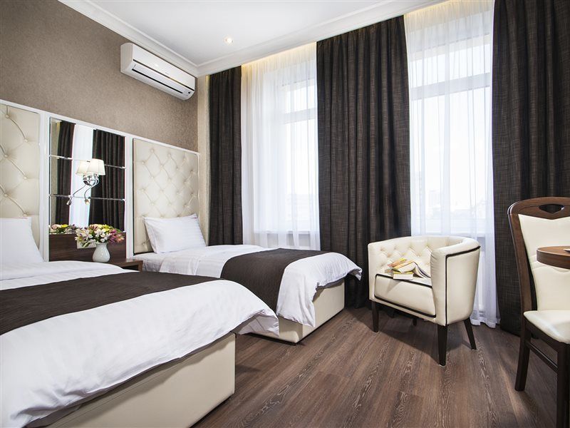 บอง อพาร์ท โฮเทล Hotel เคียฟ ภายนอก รูปภาพ