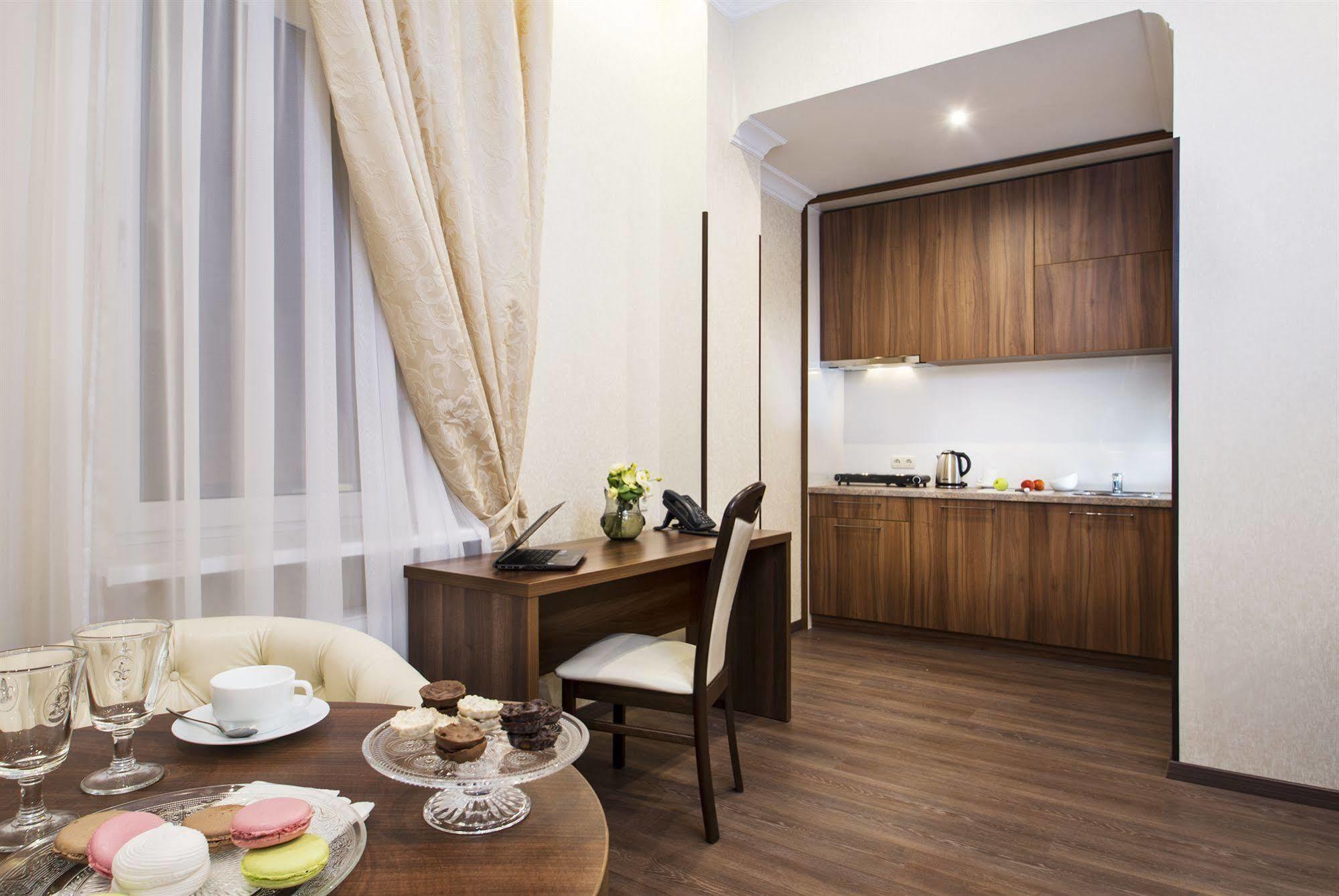 บอง อพาร์ท โฮเทล Hotel เคียฟ ภายนอก รูปภาพ
