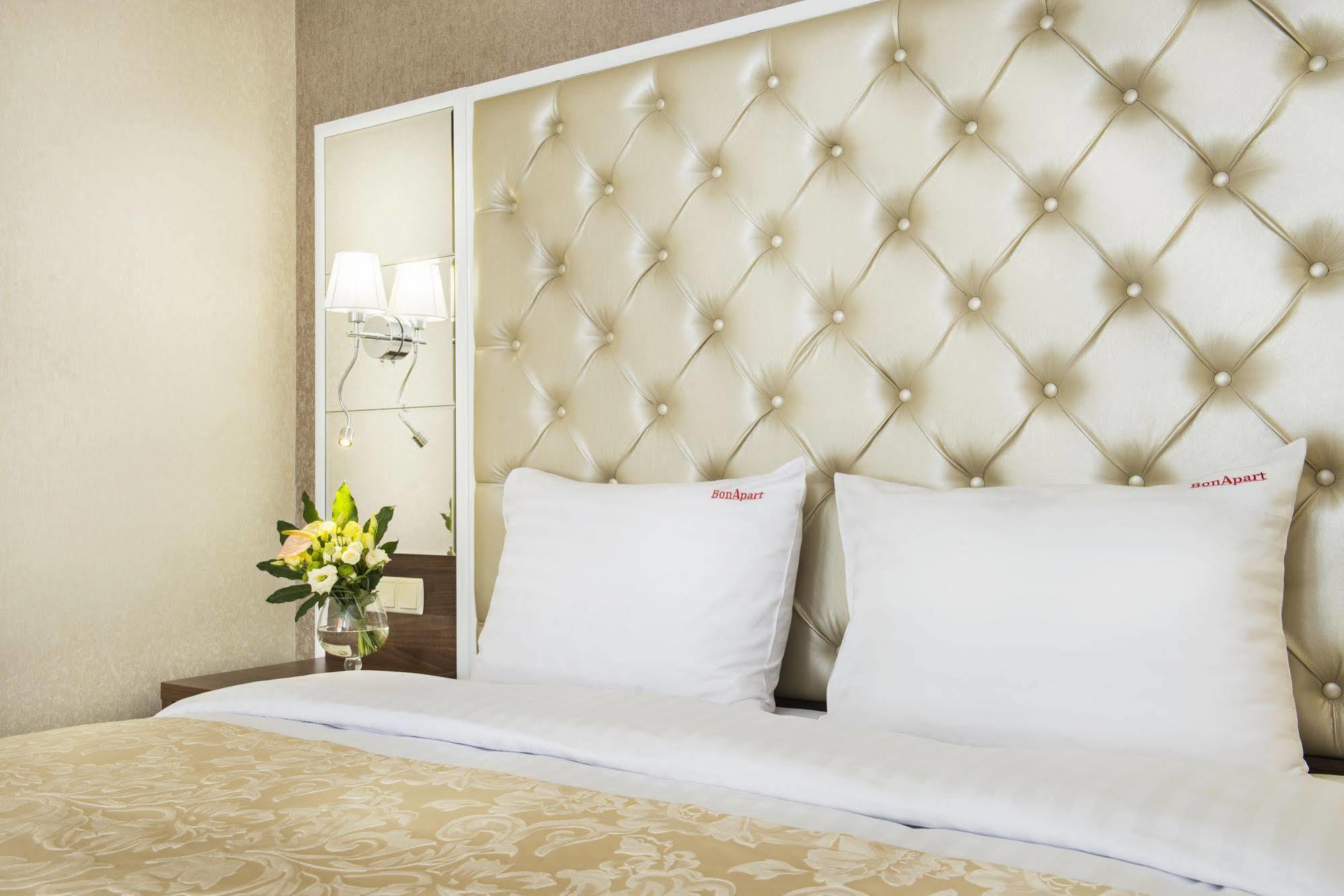 บอง อพาร์ท โฮเทล Hotel เคียฟ ภายนอก รูปภาพ