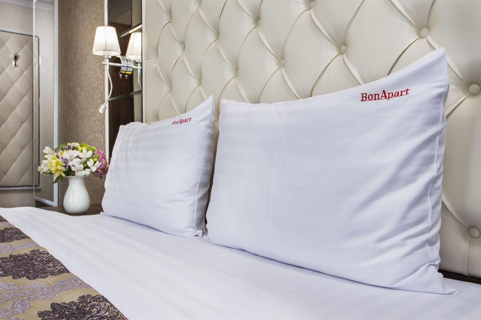 บอง อพาร์ท โฮเทล Hotel เคียฟ ภายนอก รูปภาพ