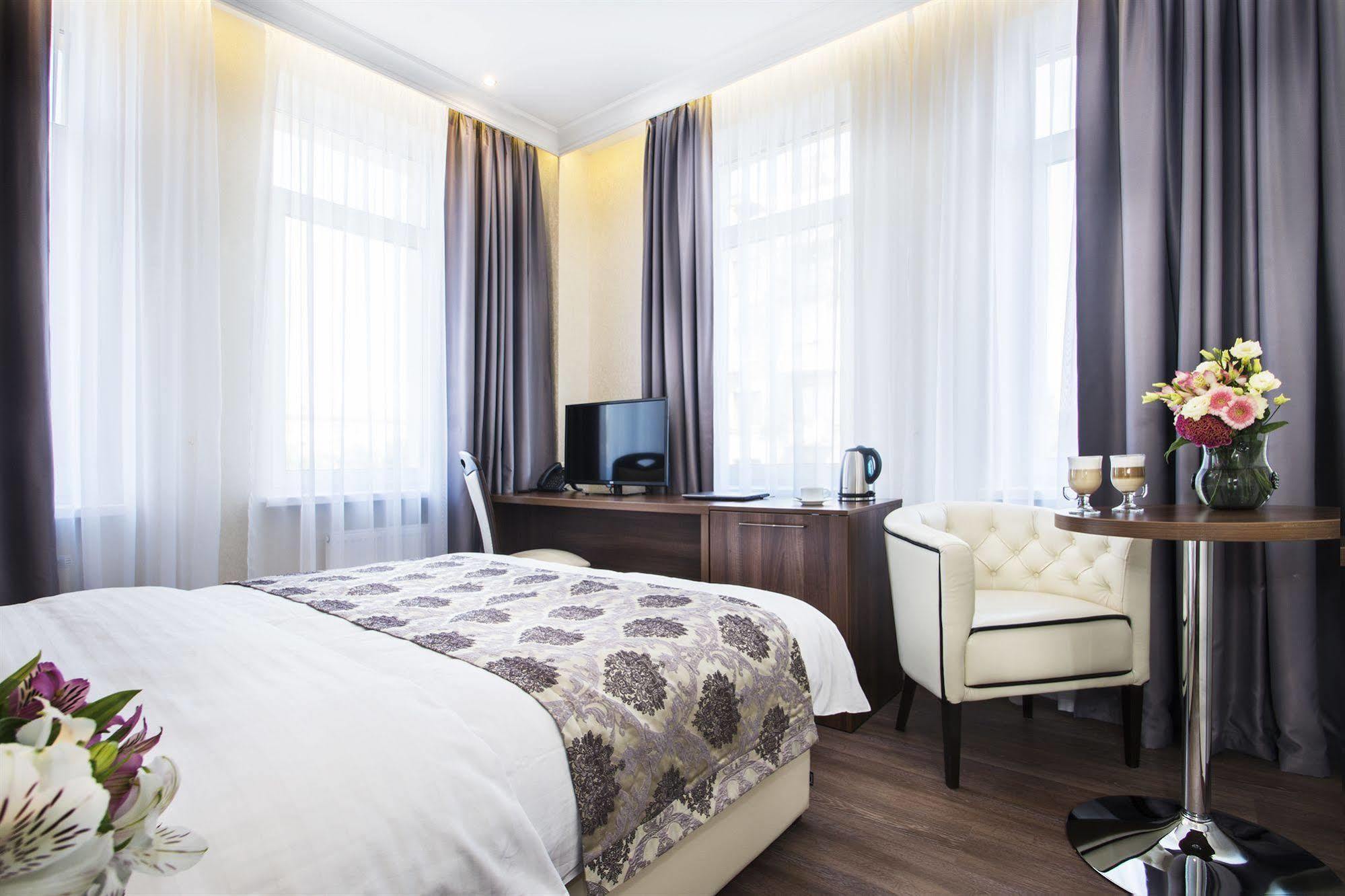 บอง อพาร์ท โฮเทล Hotel เคียฟ ภายนอก รูปภาพ
