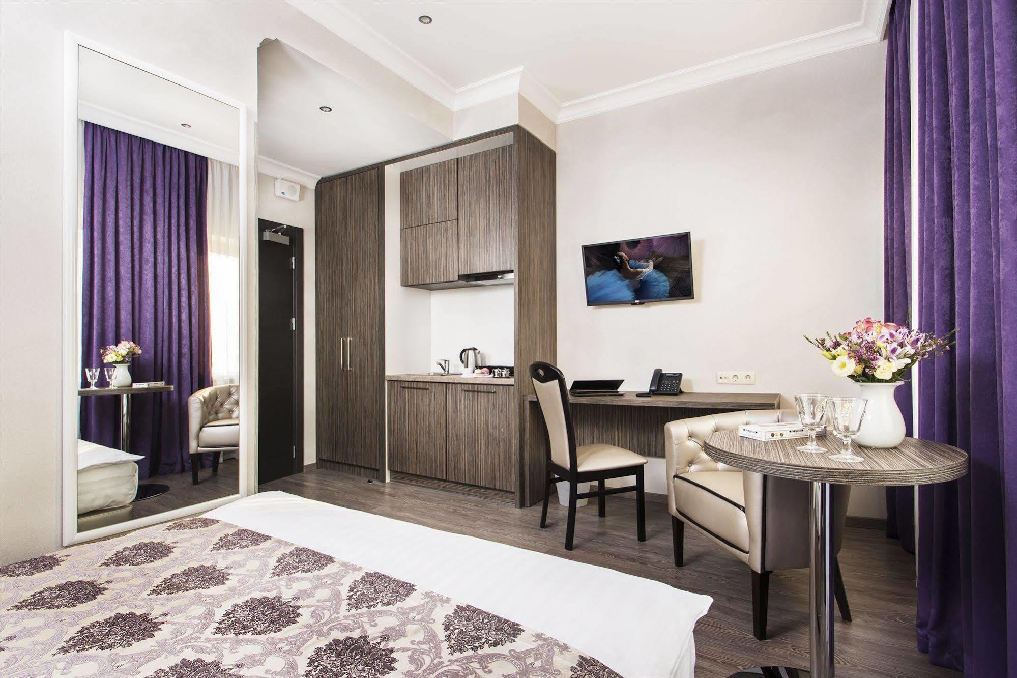 บอง อพาร์ท โฮเทล Hotel เคียฟ ภายนอก รูปภาพ