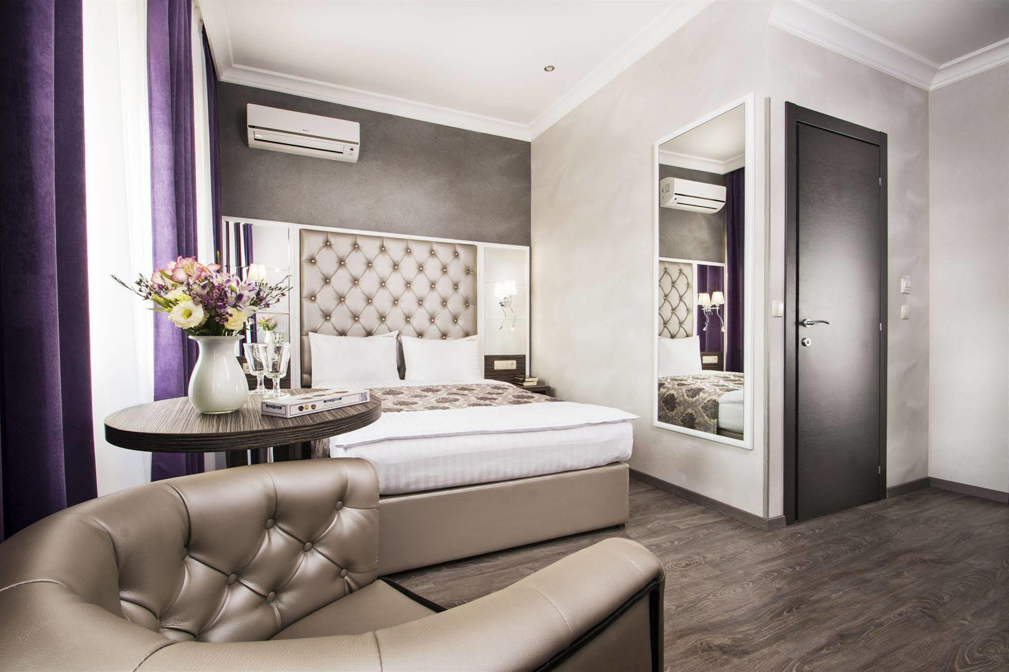 บอง อพาร์ท โฮเทล Hotel เคียฟ ภายนอก รูปภาพ